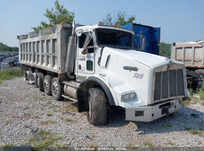 2007 KENWORTH T800 T800 White  Diesel 1NKDXUEX47J160508 photo #1