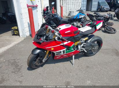 2022 DUCATI PANIGALE V2 Red  Gasoline ZDMHAATW9NB008586 photo #3