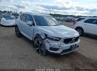 2020 VOLVO XC40 T5 MOMENTUM White  Gasoline YV4162UKXL2307160 photo #1