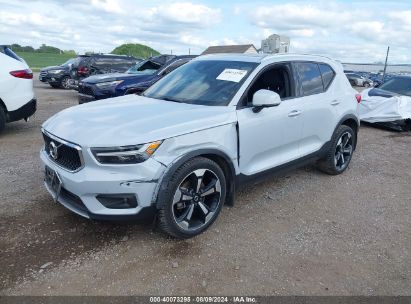 2020 VOLVO XC40 T5 MOMENTUM White  Gasoline YV4162UKXL2307160 photo #3