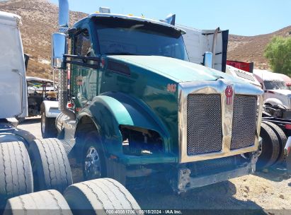 2017 KENWORTH T880 Green  Diesel 1XKZAP8X5HJ158083 photo #1