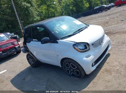 2018 SMART FORTWO ELECTRIC DRIVE PASSION/PRIME White  Electric WMEFK9BA8JK242573 photo #1