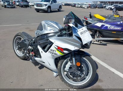 2018 SUZUKI GSX-R600 White  Gasoline JS1GN7FA6J2100712 photo #1