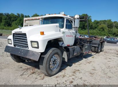 2001 MACK 600 RD600 White  Diesel 1M2P267C91M059243 photo #3