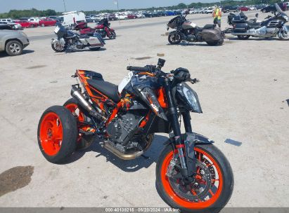 2022 KTM 890 DUKE R Orange  Gasoline VBKTU9408NM830238 photo #1