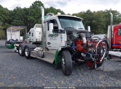 2024 KENWORTH T880 White  Diesel 1XKZD49X1RJ364863 photo #1