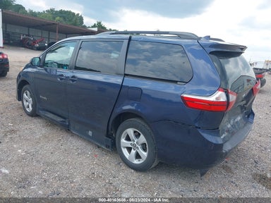 2018 TOYOTA SIENNA LE 8 PASSENGER 5TDKZ3DC2JS910364 photo #4