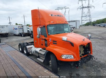 2016 MACK 600 CXU600 Orange  Diesel 1M1AW07Y4GM076273 photo #1