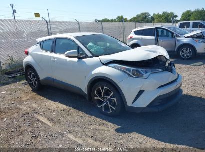 2018 TOYOTA C-HR XLE White  Gasoline NMTKHMBX1JR052415 photo #1