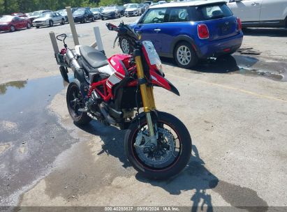 2018 DUCATI HYPERMOTARD 939 Red  Gasoline ZDM1YBJS9JB013770 photo #1