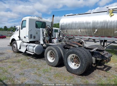 2017 KENWORTH T880 White  Diesel 1XKZDP9X9HJ144533 photo #4