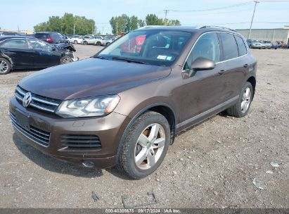 2014 VOLKSWAGEN TOUAREG TDI LUX Brown  Diesel WVGEP9BP8ED008665 photo #3