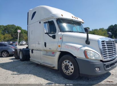 2015 FREIGHTLINER CASCADIA 125 White  Diesel 3AKJGLD57FSGM5985 photo #1