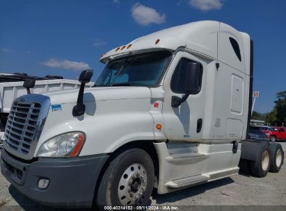 2015 FREIGHTLINER CASCADIA 125 White  Diesel 3AKJGLD57FSGM5985 photo #3