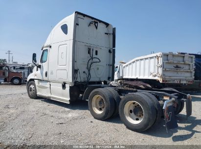 2015 FREIGHTLINER CASCADIA 125 White  Diesel 3AKJGLD57FSGM5985 photo #4