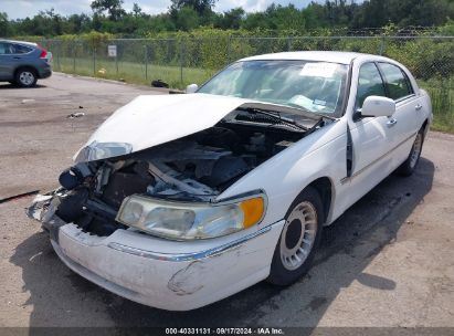 2001 LINCOLN TOWN CAR EXECUTIVE White  Gasoline 1LNHM81WX1Y722549 photo #3