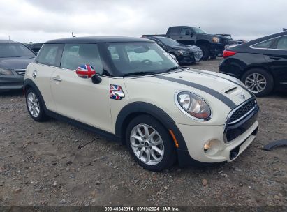 2015 MINI HARDTOP COOPER S White  Gasoline WMWXP7C56F2A41756 photo #1