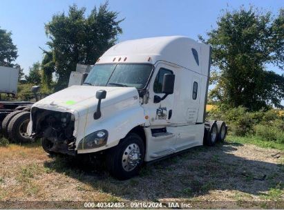 2017 FREIGHTLINER CASCADIA 125 White  Diesel 3AKJGLDR8HSHY3847 photo #3