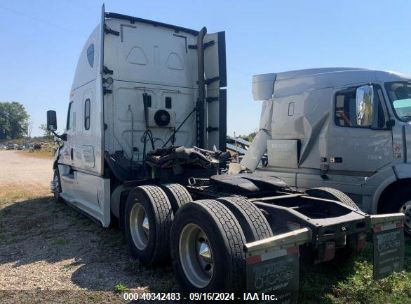 2017 FREIGHTLINER CASCADIA 125 White  Diesel 3AKJGLDR8HSHY3847 photo #4