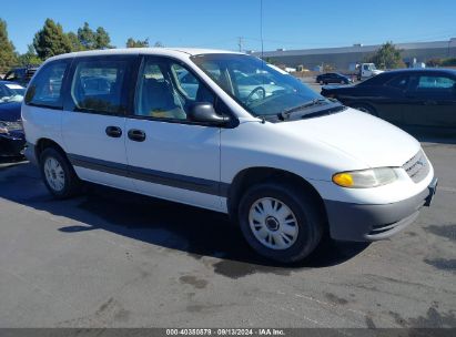 1996 PLYMOUTH VOYAGER SE White  Gasoline 2P4GP4538TR764012 photo #1