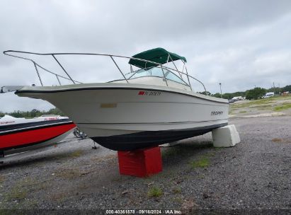 2003 TROPHY SPORTFISHING BOATS White   THMA06FFE203 photo #3