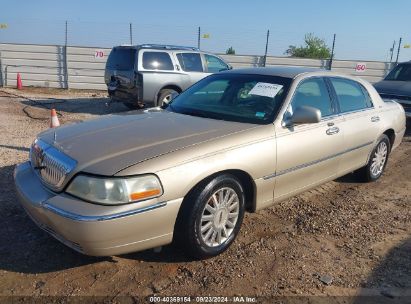 2005 LINCOLN TOWN CAR SIGNATURE Gold  Gasoline 1LNHM81W75Y629011 photo #3