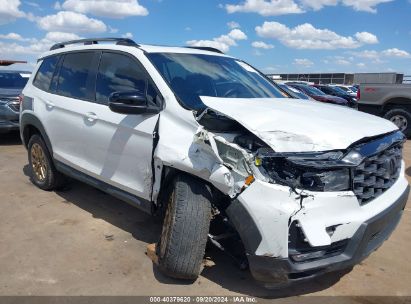 2022 HONDA PASSPORT AWD TRAILSPORT White  Gasoline 5FNYF8H66NB027382 photo #1