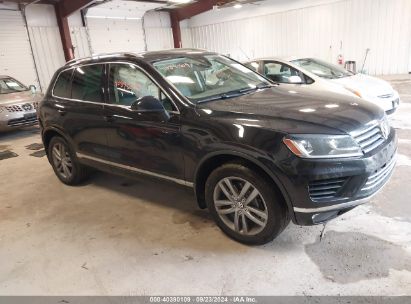 2016 VOLKSWAGEN TOUAREG VR6 LUX Black  Gasoline WVGEF9BP3GD010636 photo #1