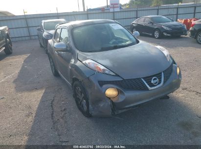 2011 NISSAN JUKE SV Silver  Gasoline JN8AF5MR4BT014028 photo #1