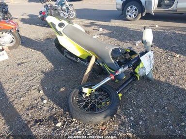 2020 HUSQVARNA SUPERMOTO 701 VBKUSV400LM776031 photo #1