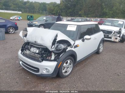 2011 MINI COOPER White  Gasoline WMWSU3C58BTX96923 photo #3