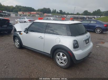 2011 MINI COOPER White  Gasoline WMWSU3C58BTX96923 photo #4