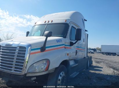 2017 FREIGHTLINER CASCADIA 125 White  Diesel 3AKJGLDR5HSHV1681 photo #3