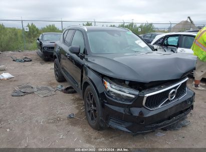 2020 VOLVO XC40 T4 MOMENTUM Black  Gasoline YV4AC2HK2L2170928 photo #1