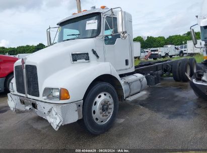 2007 KENWORTH CONSTRUCTION T300 White   1NL1G3020M1146556 photo #3