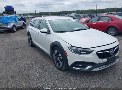 2018 BUICK REGAL TOURX ESSENCE White  Gasoline W04GV8SX5J1135280 photo #1