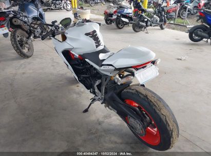 2018 DUCATI SUPERSPORT White  Gasoline ZDMVABDS2JB004894 photo #4