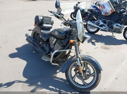 2011 VICTORY MOTORCYCLES KINGPIN 8-BALL 5VPCA36N7B3003463 photo #1