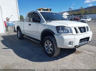 2011 NISSAN TITAN PRO-4X White  Gasoline 1N6AA0CC0BN308134 photo #1