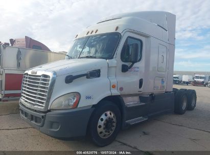 2016 FREIGHTLINER CASCADIA 113 White  Diesel 3AKJGHDV7GSGV2658 photo #3