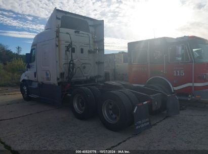 2016 FREIGHTLINER CASCADIA 113 White  Diesel 3AKJGHDV7GSGV2658 photo #4