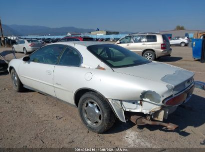 1998 BUICK RIVIERA White  Gasoline 1G4GD2216W4709954 photo #4