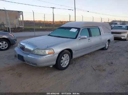 2004 LINCOLN TOWN CAR EXECUTIVE/SIGNATURE Silver  Gasoline 1LJFM81W74Y632952 photo #3