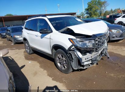 2022 HONDA PASSPORT AWD TRAILSPORT White  Gasoline 5FNYF8H62NB025225 photo #1