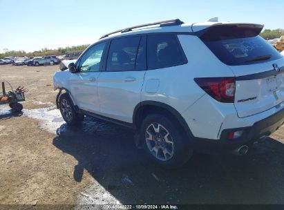 2022 HONDA PASSPORT AWD TRAILSPORT White  Gasoline 5FNYF8H62NB025225 photo #4