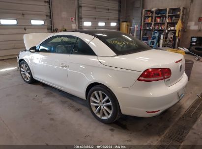 2013 VOLKSWAGEN EOS KOMFORT White  Gasoline WVWBW8AH2DV009205 photo #4