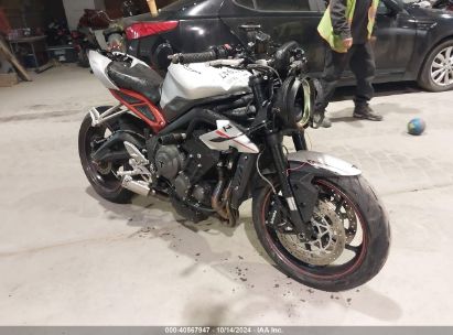 2018 TRIUMPH MOTORCYCLE STREET TRIPLE R Silver  Gasoline SMTA414D9JT835365 photo #1