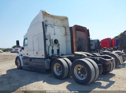 2017 PETERBILT 579 White  Diesel 1XPBD49X8HD392863 photo #4