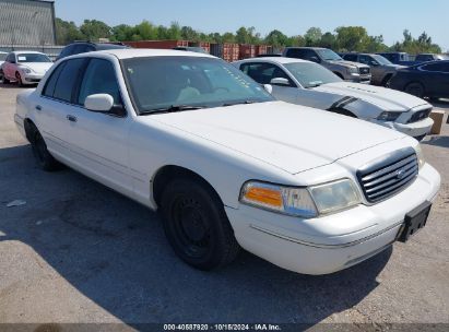 1999 FORD CROWN VICTORIA White  Gasoline 2FAFP73W0XX129114 photo #1