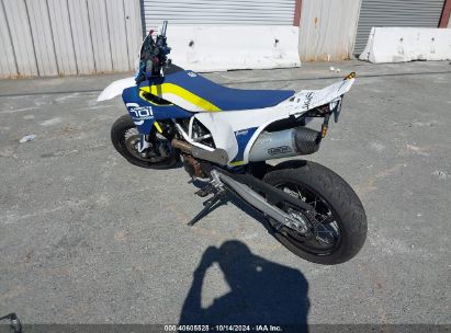 2016 HUSQVARNA SUPERMOTO 701 White  Gasoline VBKUST400GM784141 photo #4